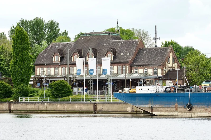 Bahnhof und Binnenhafen · Brake (Unterweser) – Ortsfoto für die Umzugsseite von Herzig Dienstleistungen