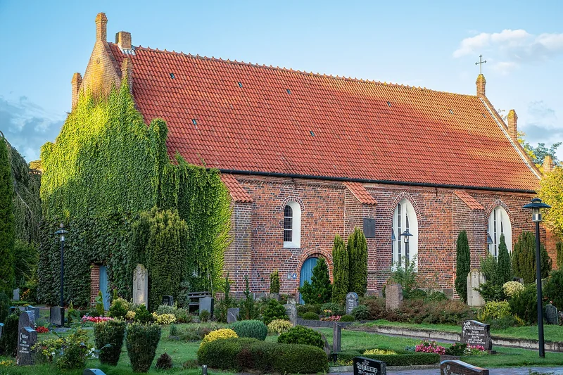 St.-Nikolai-Kirche in Edewecht – Ortsfoto für die Umzugsseite von Herzig Dienstleistungen