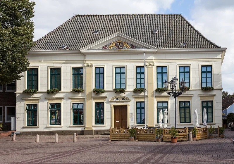 Rathaus in Esens – Ortsfoto für die Umzugsseite von Herzig Dienstleistungen
