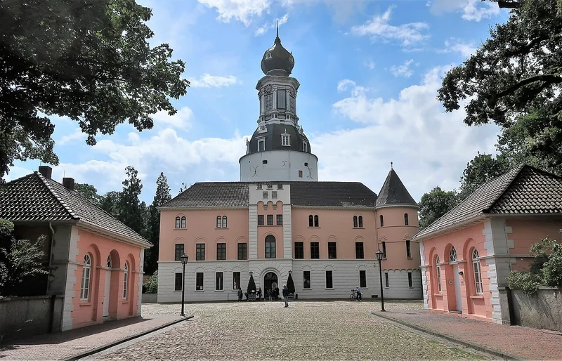 Schloss Jever in Jever – Ortsfoto für die Umzugsseite von Herzig Dienstleistungen