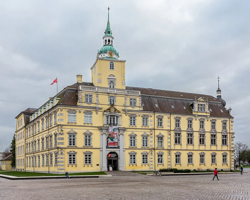 Oldenburger Schloss in Oldenburg – Ortsfoto für die Umzugsseite von Herzig Dienstleistungen