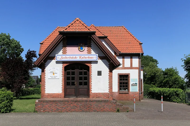 Bahnhof · Scharrel, Gemeinde Saterland – Ortsfoto für die Umzugsseite von Herzig Dienstleistungen